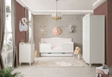 TİFFANY JOLİE MONTESSORİ TAKIMI